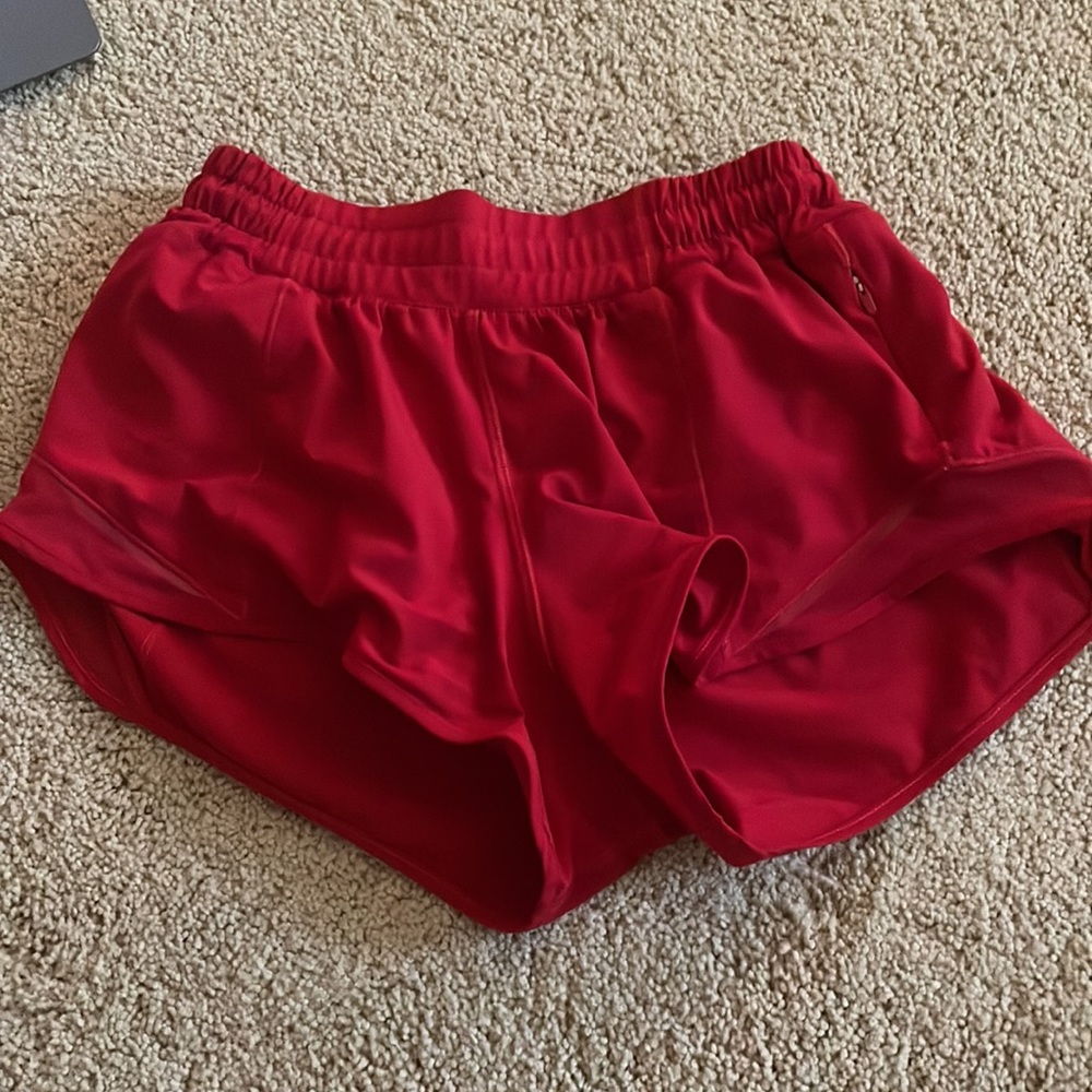 Lululemon Hotty Hot Low Rise 2.5” Shorts